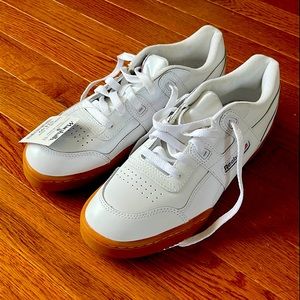 NWT Reebok woman’s classic size 5.5 M